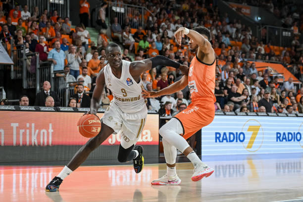 士在对阵多 士在对阵多