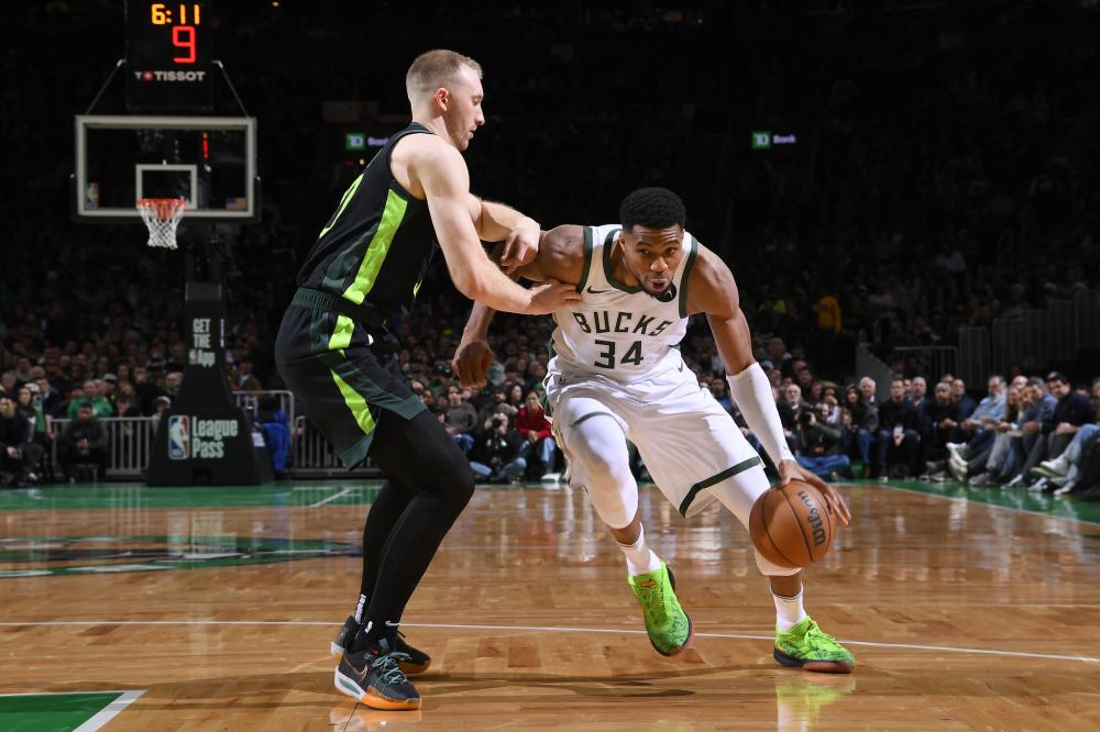 前锋与中场 前锋与中场